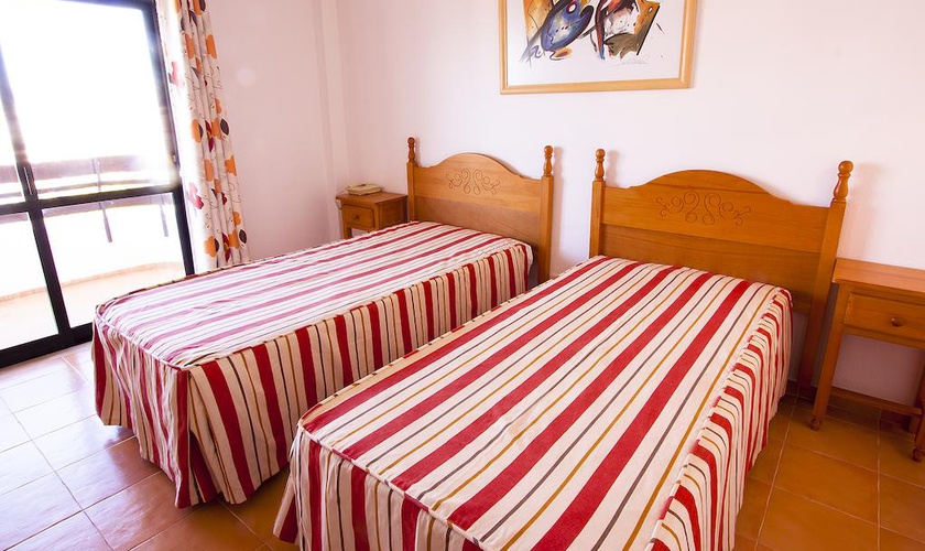One-bedroom apartment with balcony (4 adults) Hotel Mirachoro Praia da Rocha ** Portimão