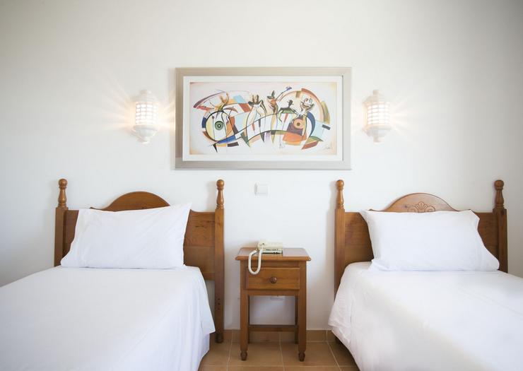 Studio with Balcony (2 Adults) Mirachoro Portimão *** Studio with Balcony (2 Adults) Mirachoro Portimão ***