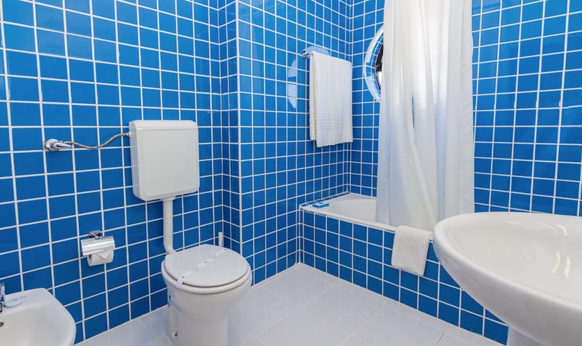 One-Bedroom Apartment with Balcony (2 Adults) Hotel Mirachoro Praia da Rocha ** Portimão One-Bedroom Apartment with Balcony (2 Adults) Hotel Mirachoro Praia da Rocha ** Portimão