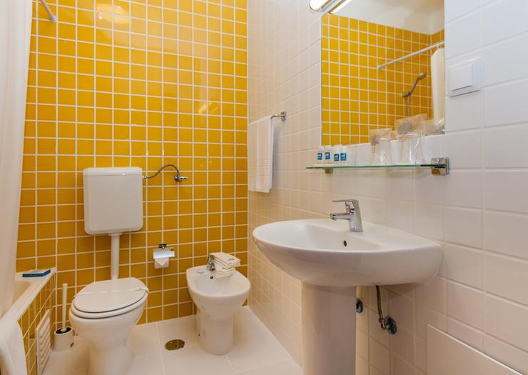 One-Bedroom Apartment with Balcony (4 Adults) Hotel Mirachoro Praia da Rocha ** Portimão One-Bedroom Apartment with Balcony (4 Adults) Hotel Mirachoro Praia da Rocha ** Portimão