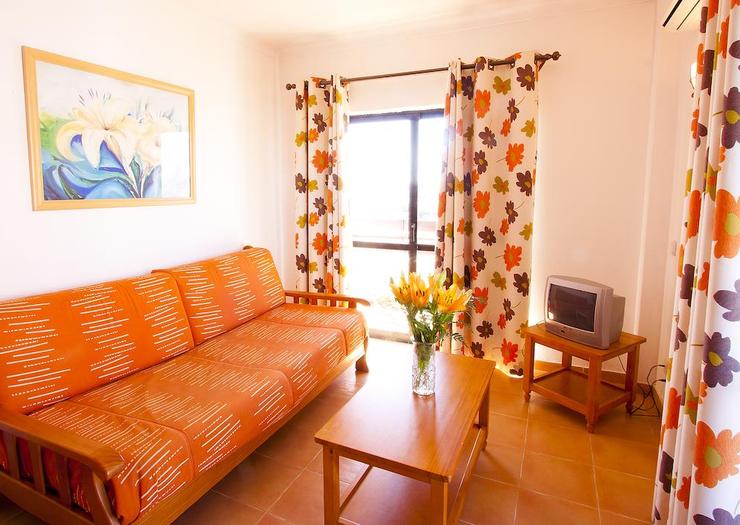 One-Bedroom Apartment with Balcony (2 Adults) Hotel Mirachoro Praia da Rocha ** Portimão One-Bedroom Apartment with Balcony (2 Adults) Hotel Mirachoro Praia da Rocha ** Portimão